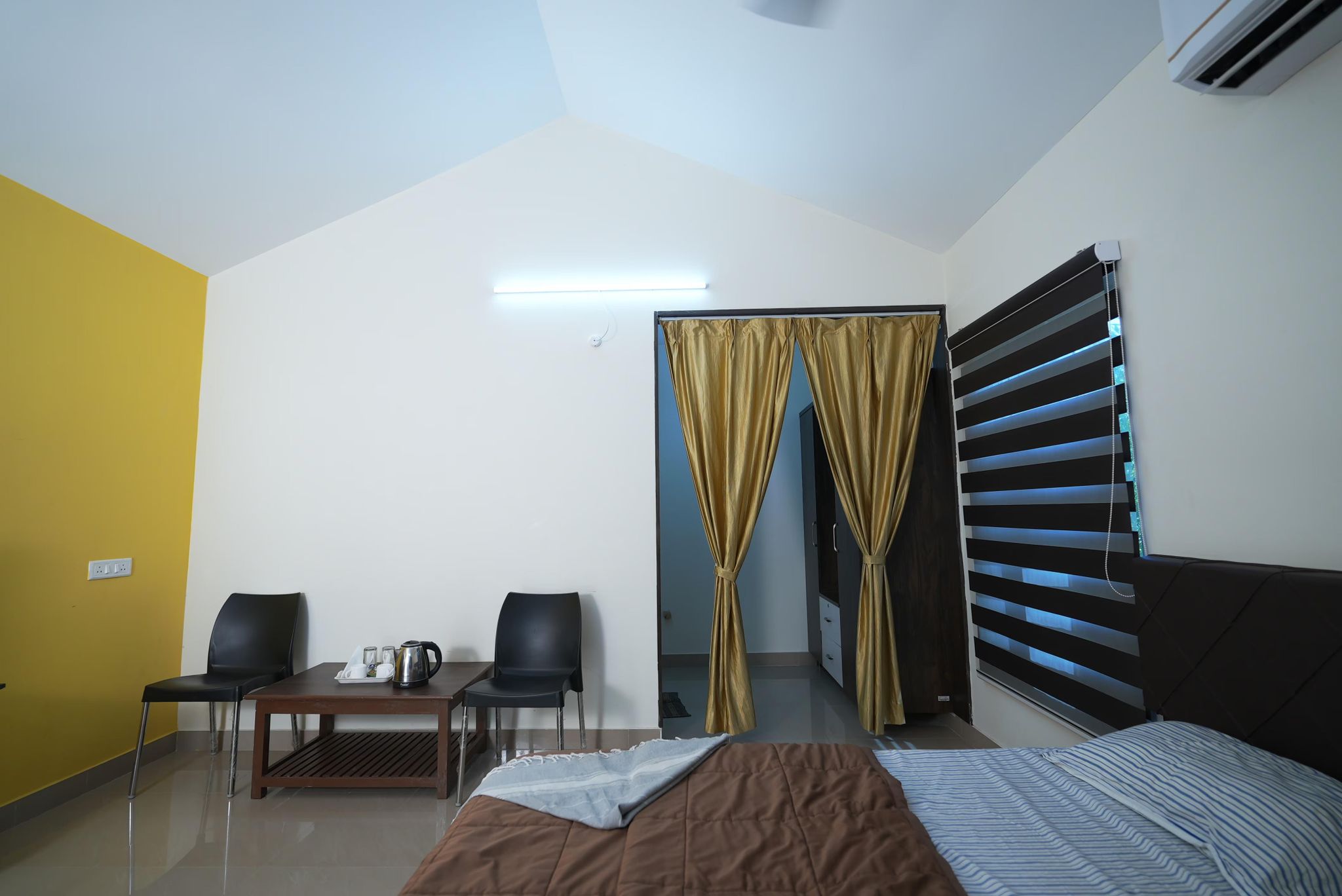THE HUTS RESORT