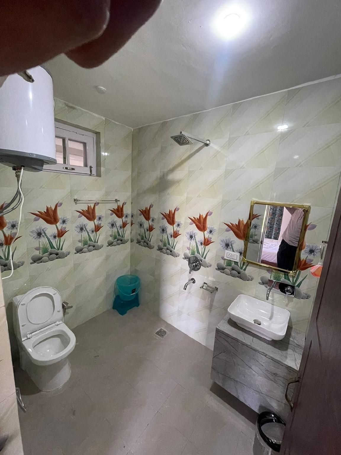 Pandith Exotics Hotel And Restaurant 