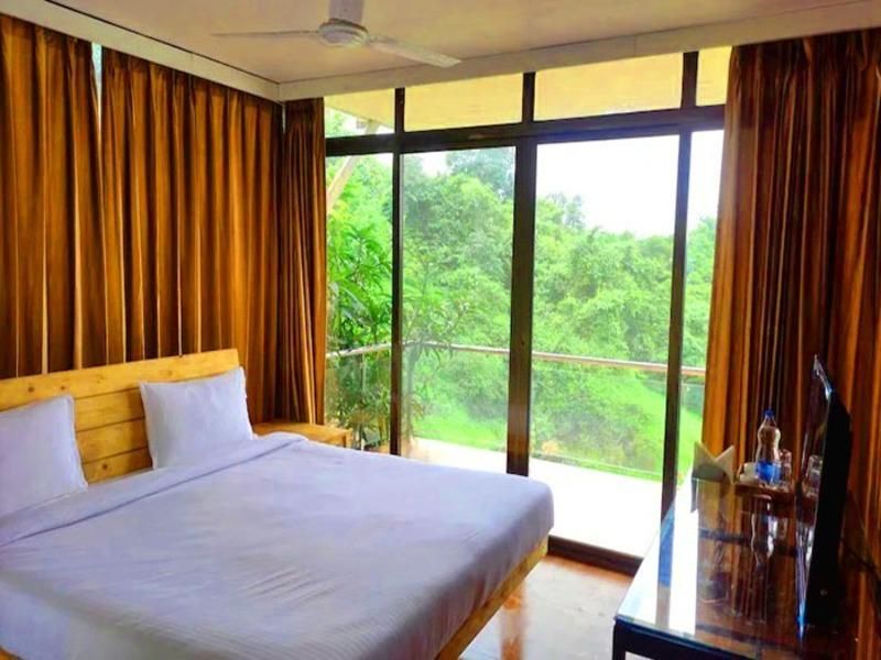 Shvas Island Resort Regal Suite