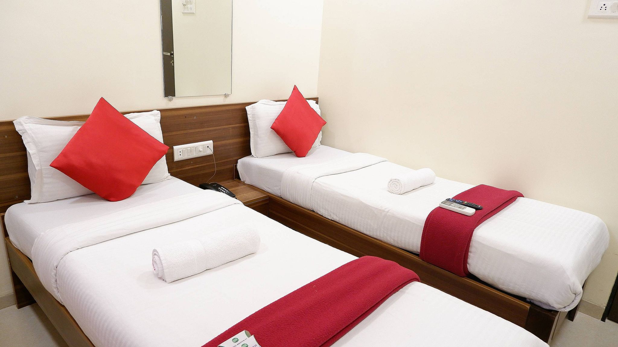 Deluxe Room with Twin Bed