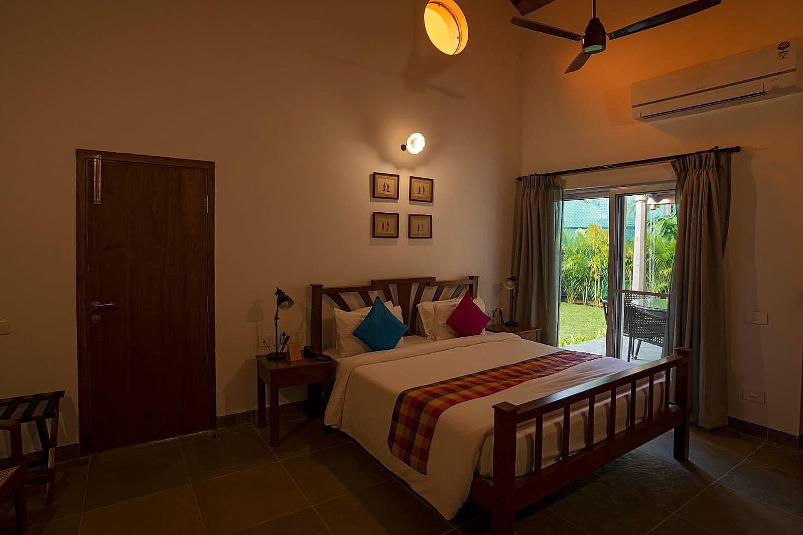 Pool Deluxe Double Room