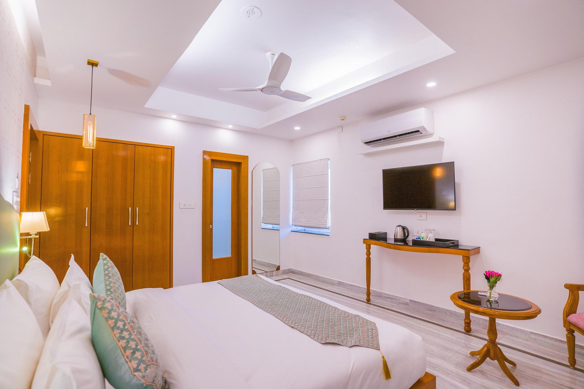 Grand Escape With Gallery