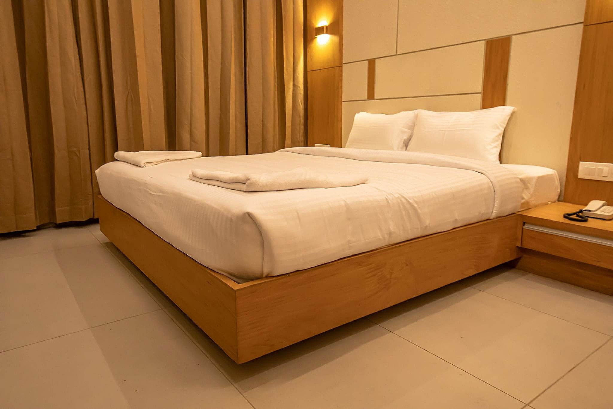 RATHNA RESIDENCY - Near US CONSULATE Standard Room