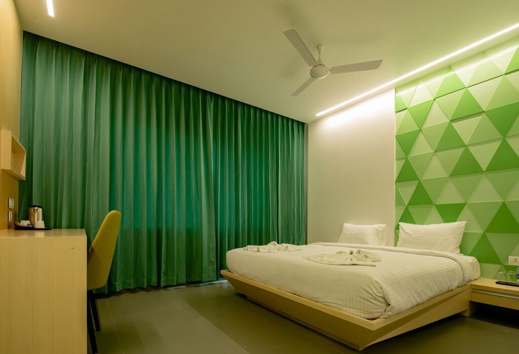 RATHNA RESIDENCY - Near US CONSULATE Standard Room 7