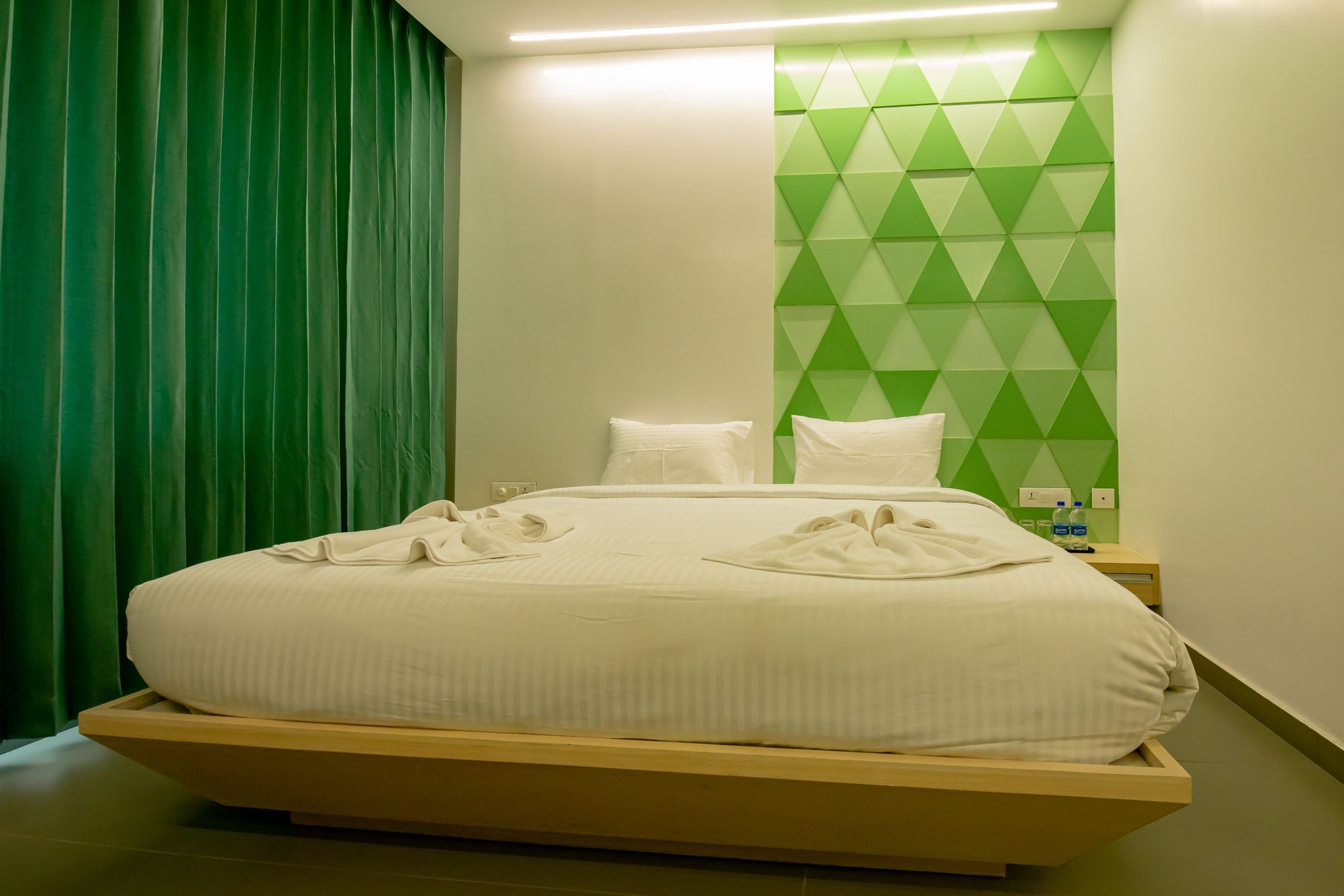 RATHNA RESIDENCY - Near US CONSULATE Standard Room 6