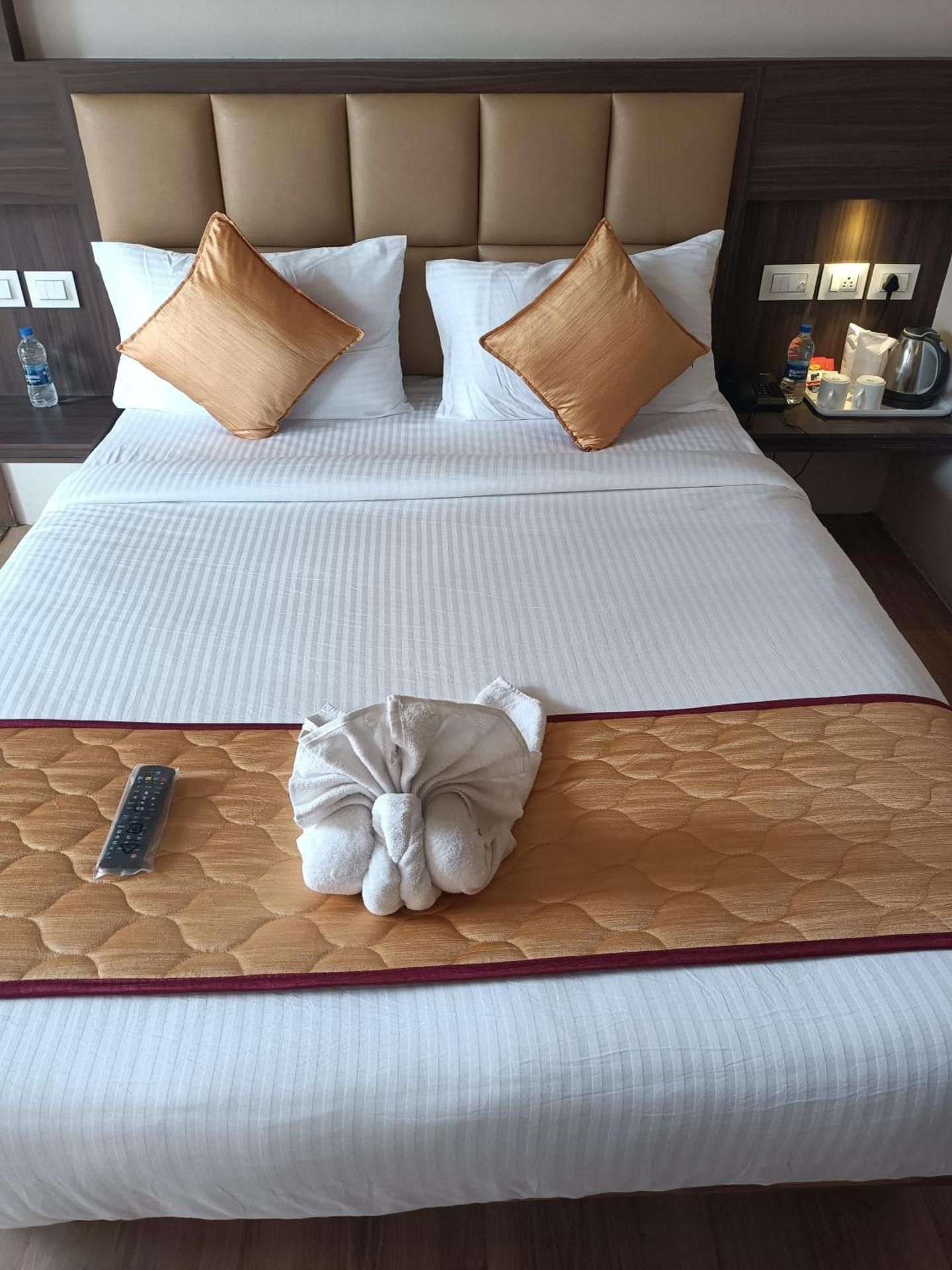 Golden Peaks Hotel Deluxe Double Room without Balcony 3