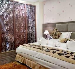 Deluxe Executive Room with Queen Bed Non Smoking