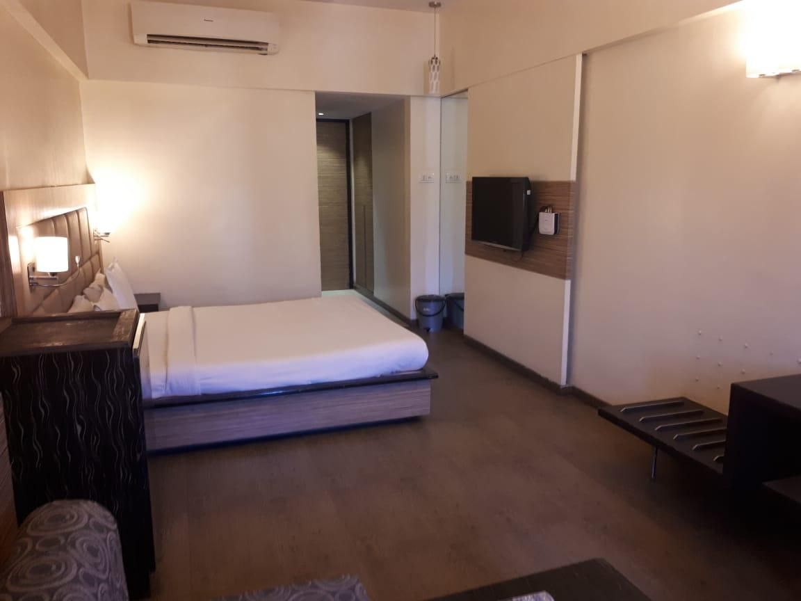 Kumar Resort and Amusement Deluxe Room 3