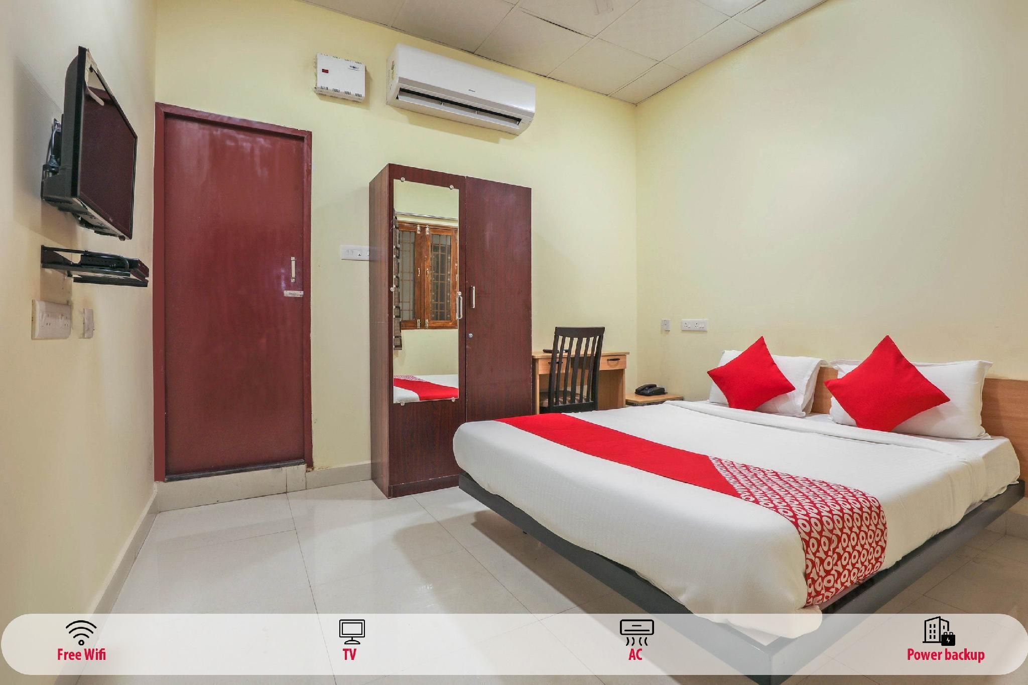 Super OYO Hotel O Om Sakthi Hotel Classic Room 2