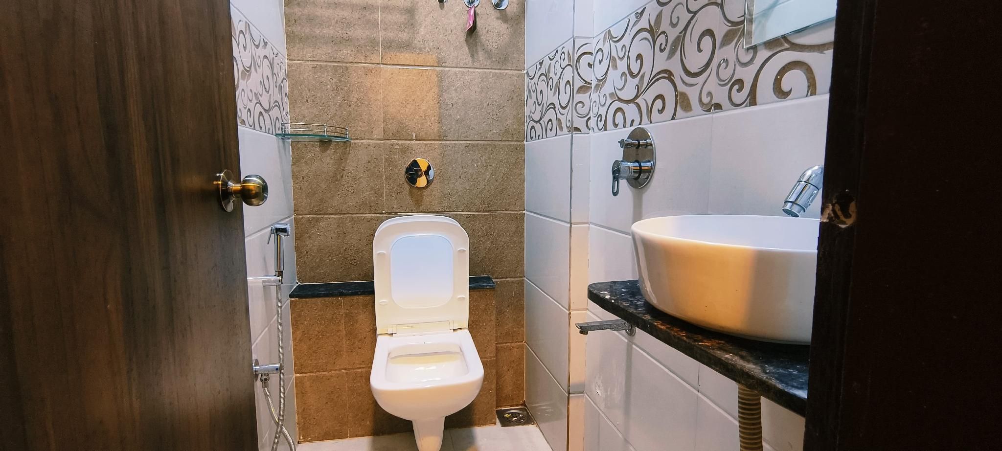 Hotel Krish Villa Deluxe Room 2