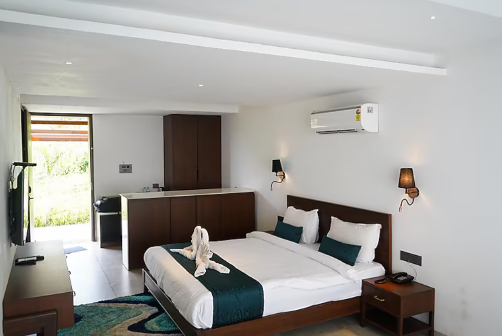 Emperor Suite Mountain View With Private Heart Pool and Jacuzzi