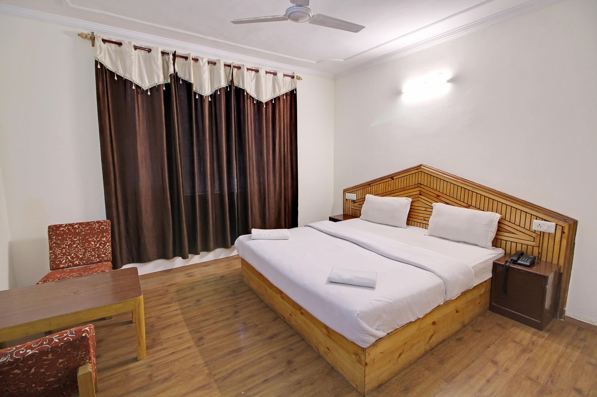 The Mountain Face (Snow City Hotels)  Standard Room without balcony 7