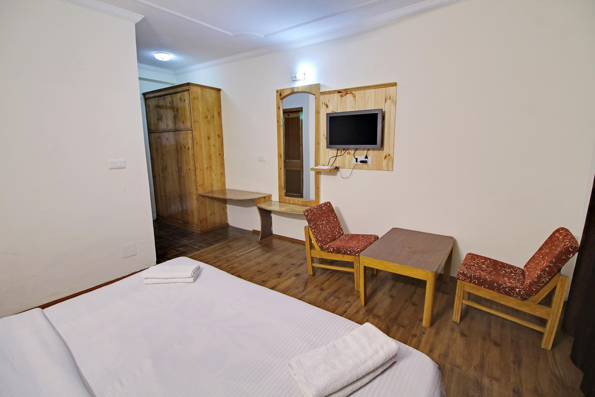 The Mountain Face (Snow City Hotels)  Standard Room without balcony 3