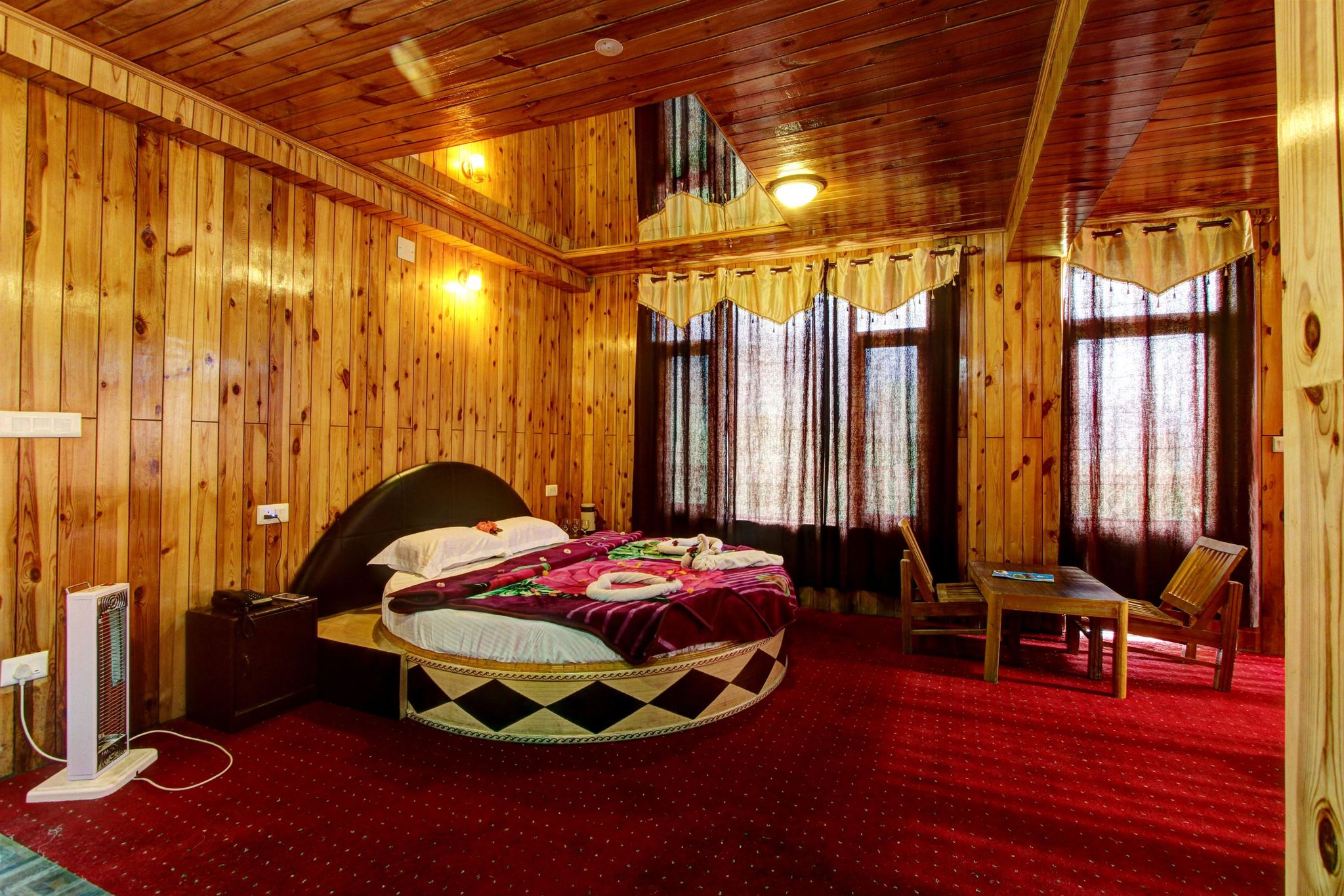 Honeymoon Suite Room