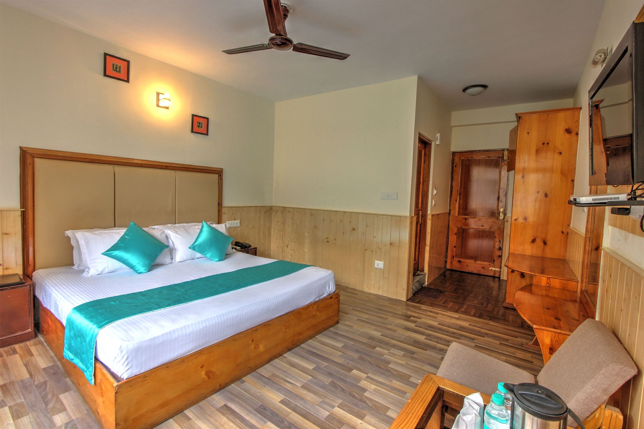 Deluxe Room with Apple orchard balcony view