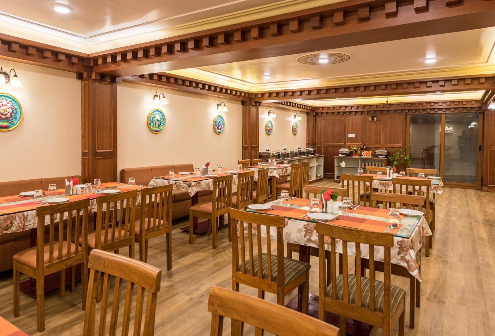 Food & Dining