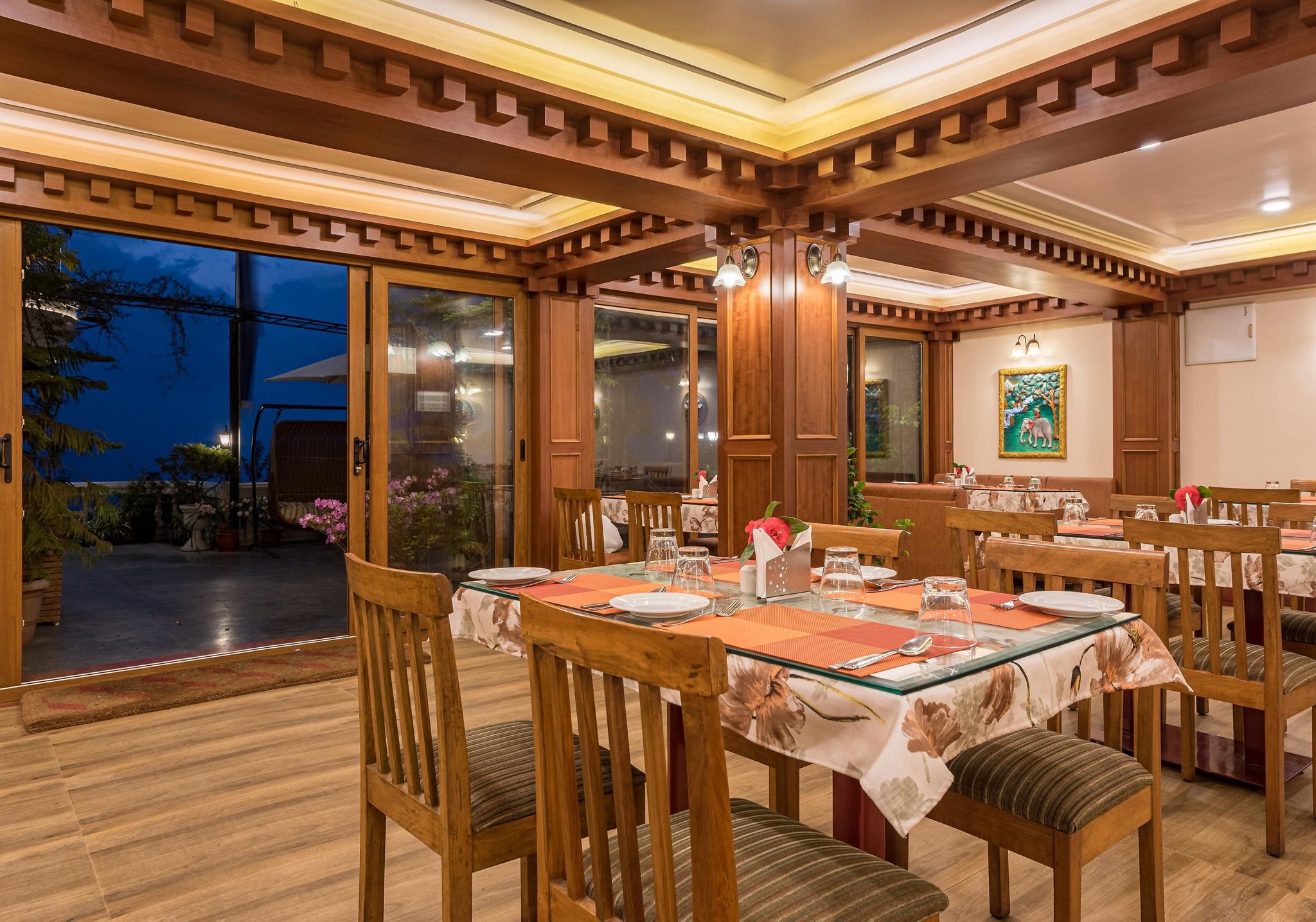 Food & Dining