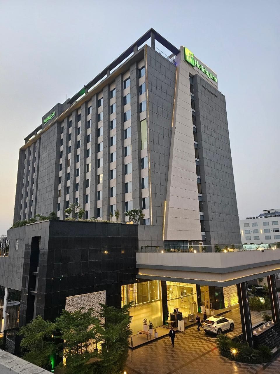 Holiday Inn Lucknow Airport