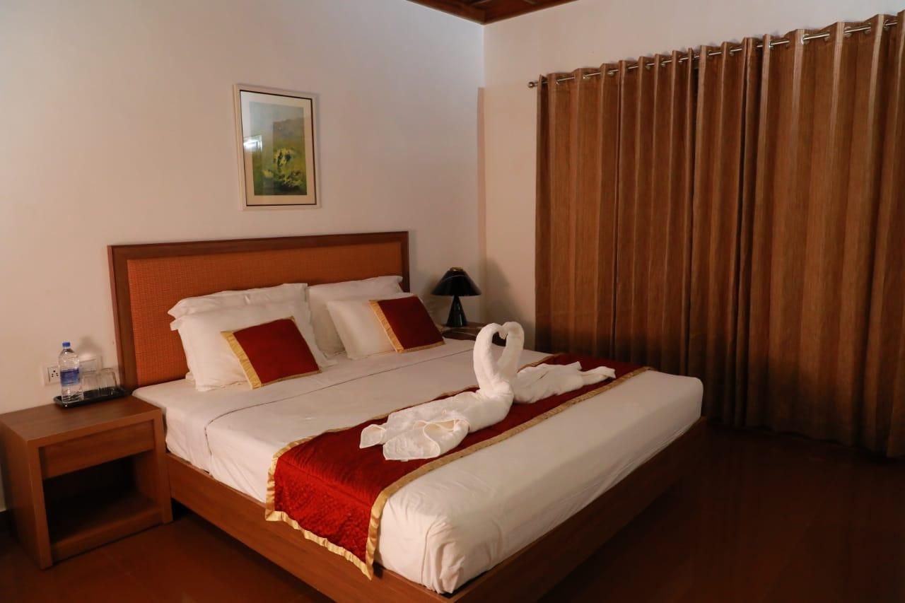 Cottage with Balcony