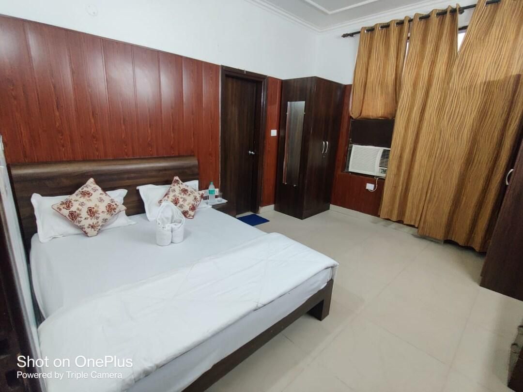 Yeti Inn Hotel