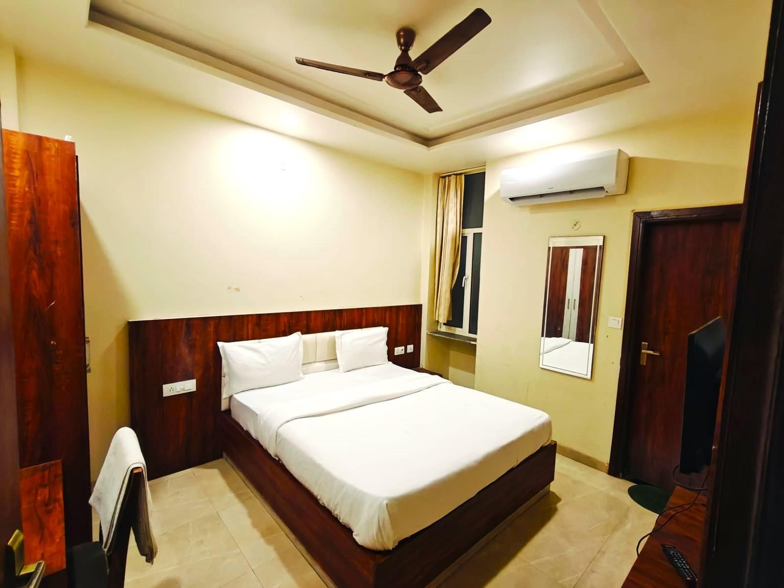 Hotel Hari Inn Standard Room