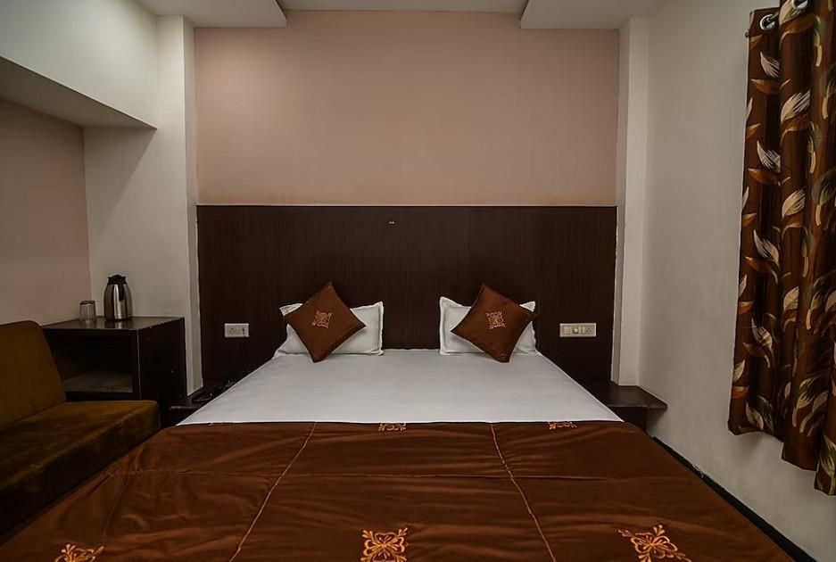 Deluxe Non- Air Conditioning Room