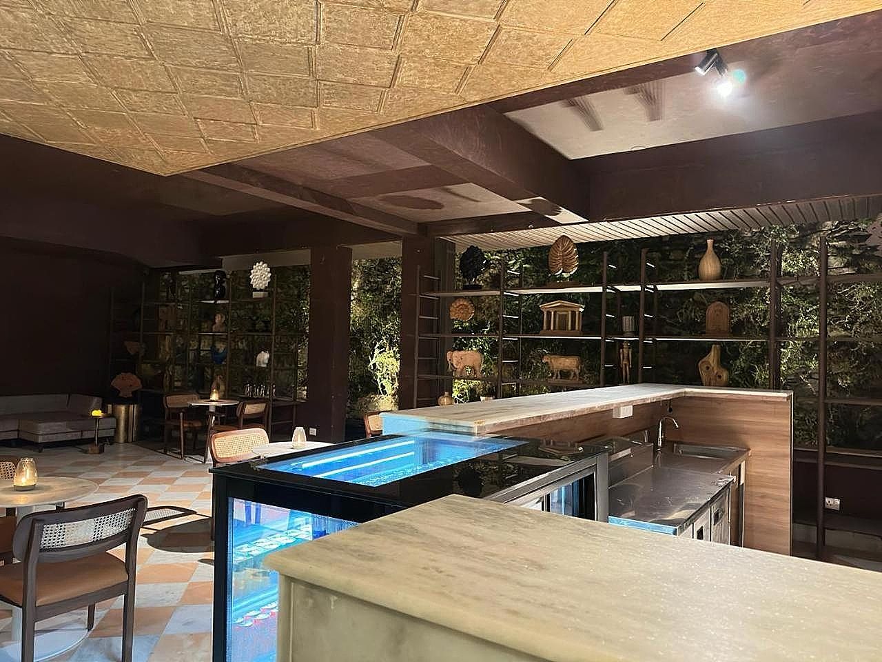 bar/lounge