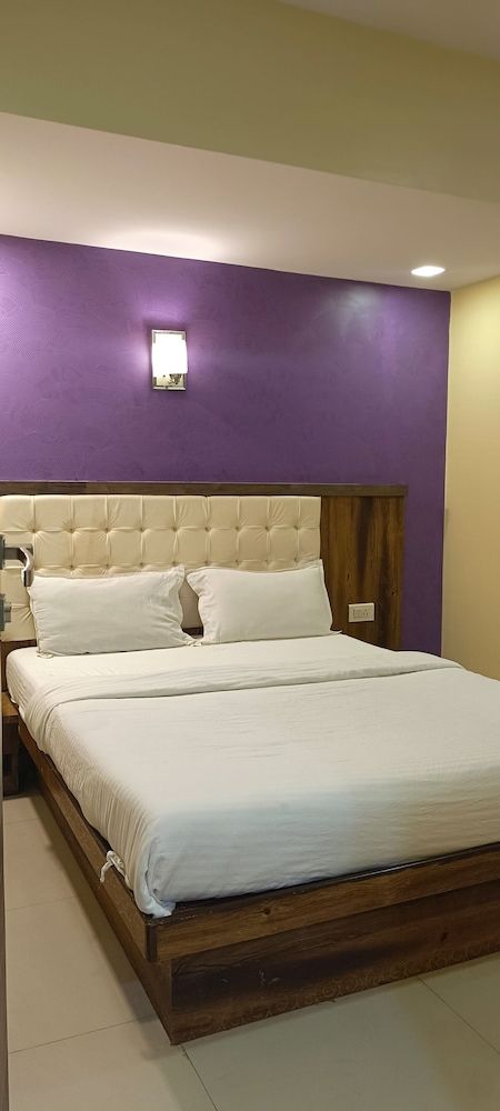 Hotel Golden Park Deluxe Double Room