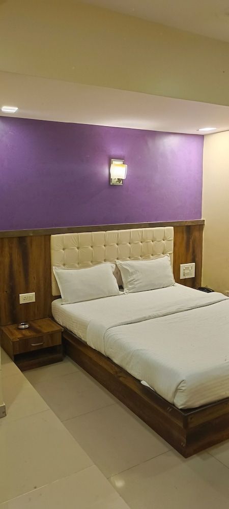 Hotel Golden Park Deluxe Double Room 6