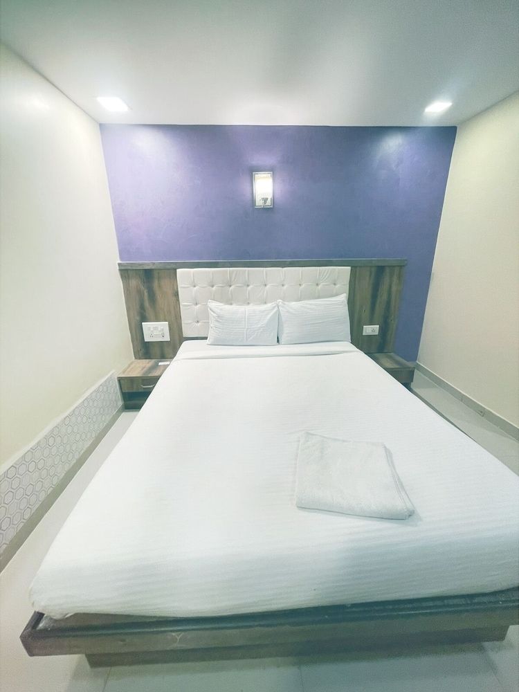 Hotel Golden Park Deluxe Double Room 18