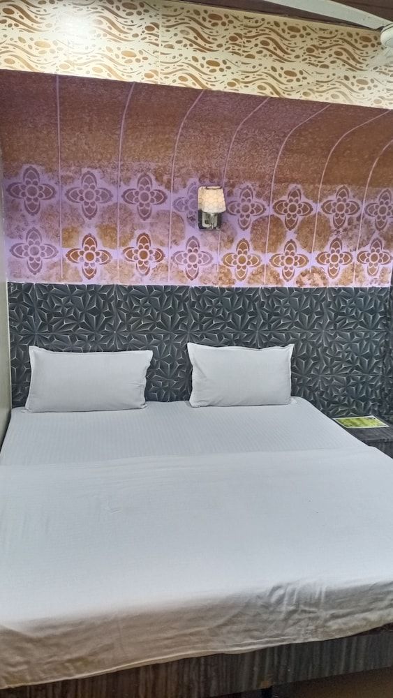 Hotel Golden Park Deluxe Double Room 8