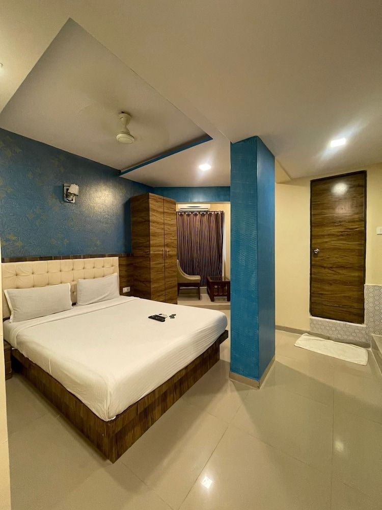 Hotel Golden Park Deluxe Double Room 4