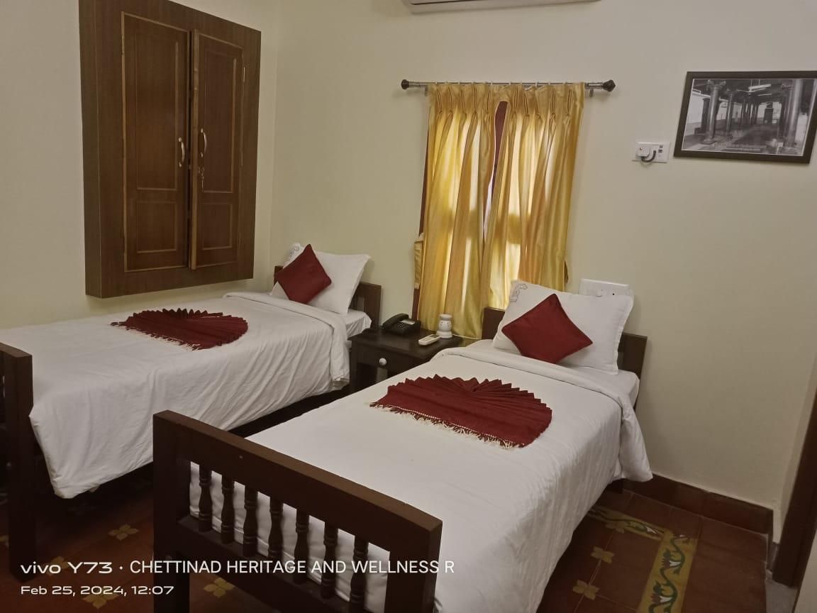 Twin Bed Room