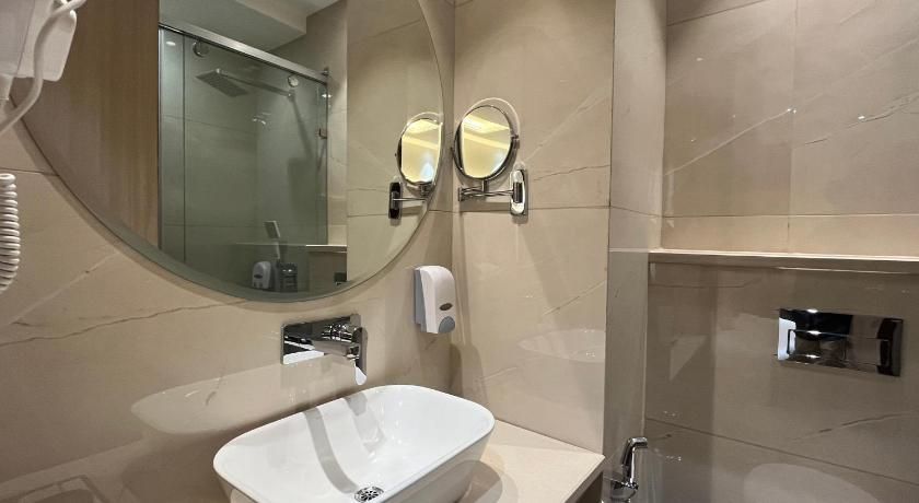 Hotel RRV with Free Parking Deluxe Room 7