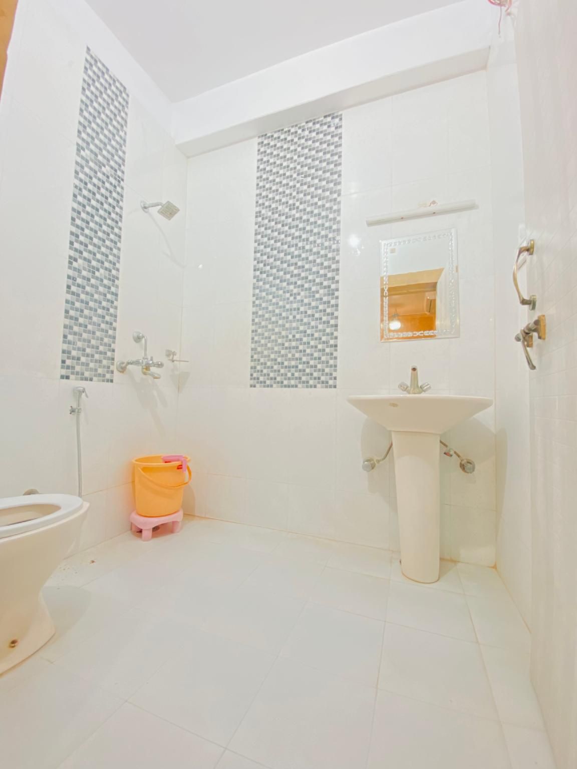 Bed in a 8 Bed Mixed Room