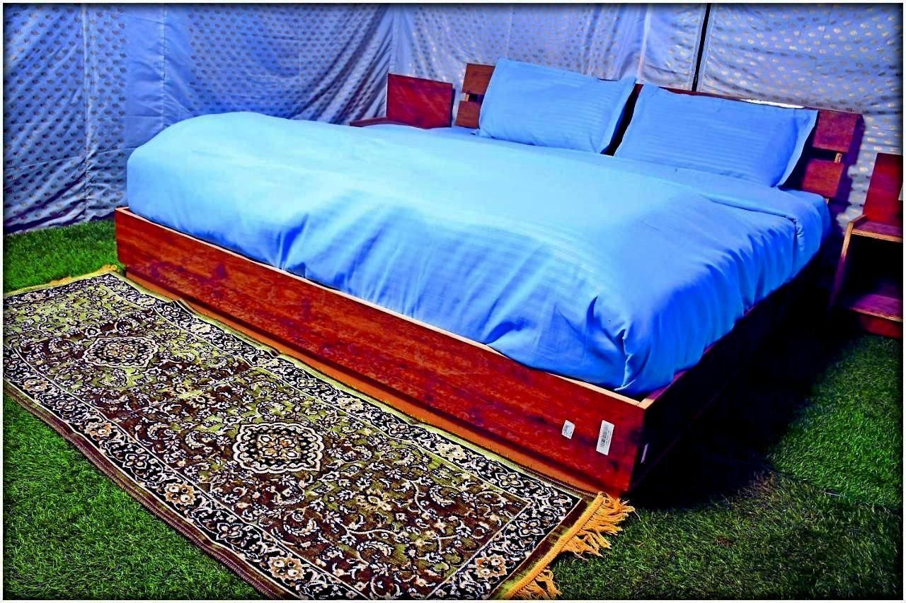 Deluxe - 1 King Bed