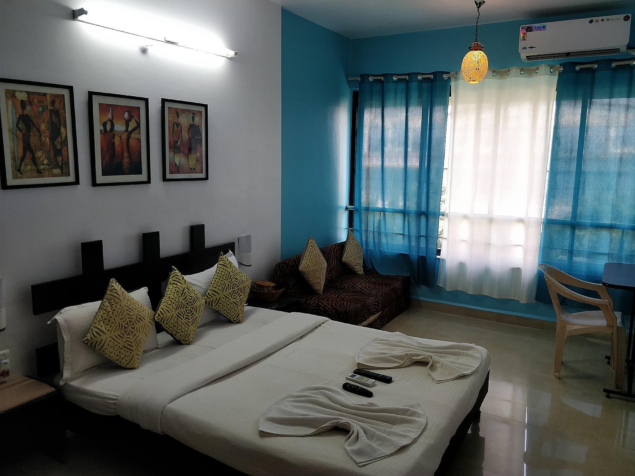 Studio Apartment