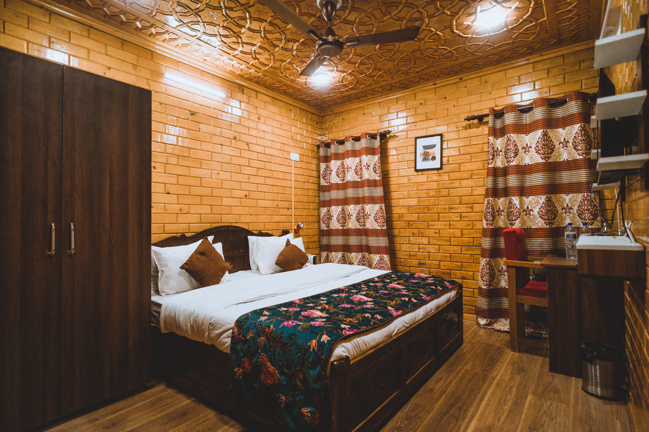 The Mallard Deluxe Double or Twin