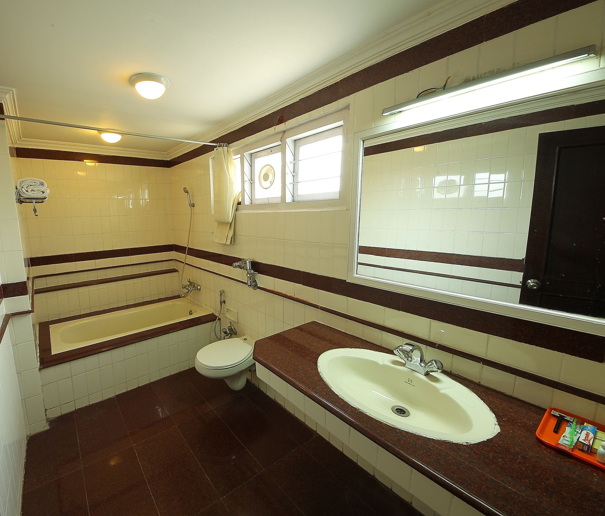 ATS Willingdon Deluxe Double Room 3