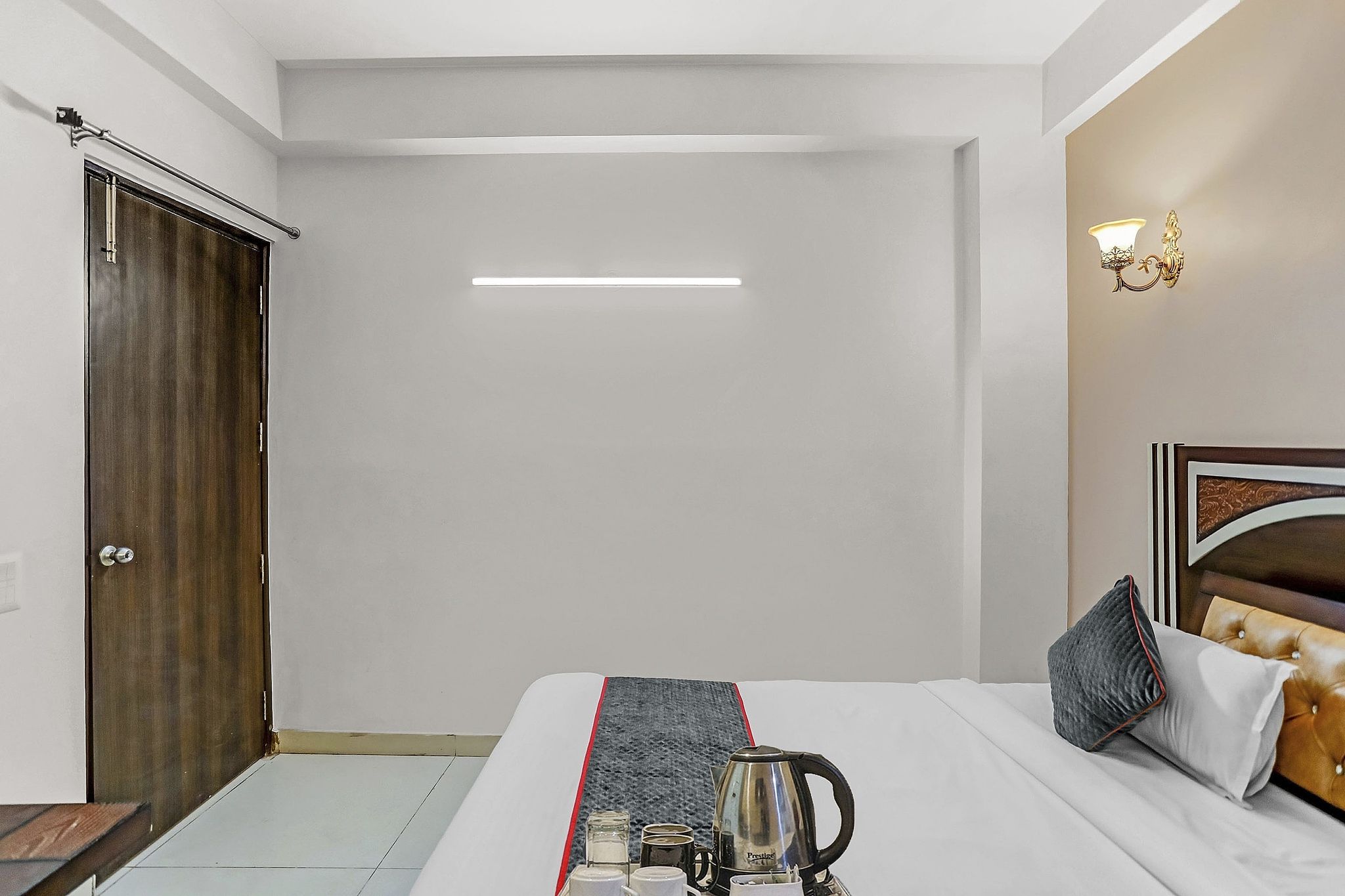 Hotel O Noida premium inn Classic 29