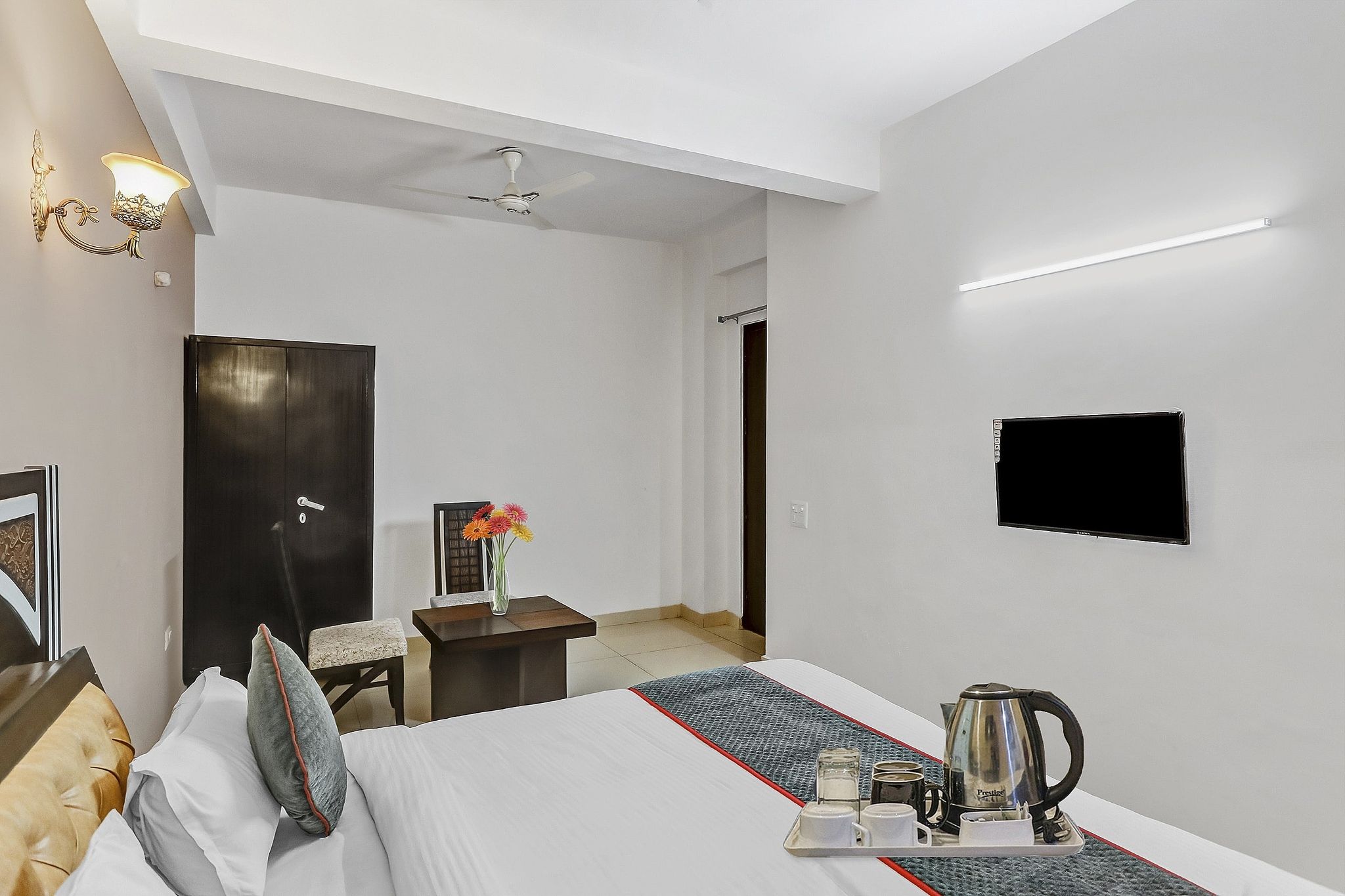 Hotel O Noida premium inn Classic 31