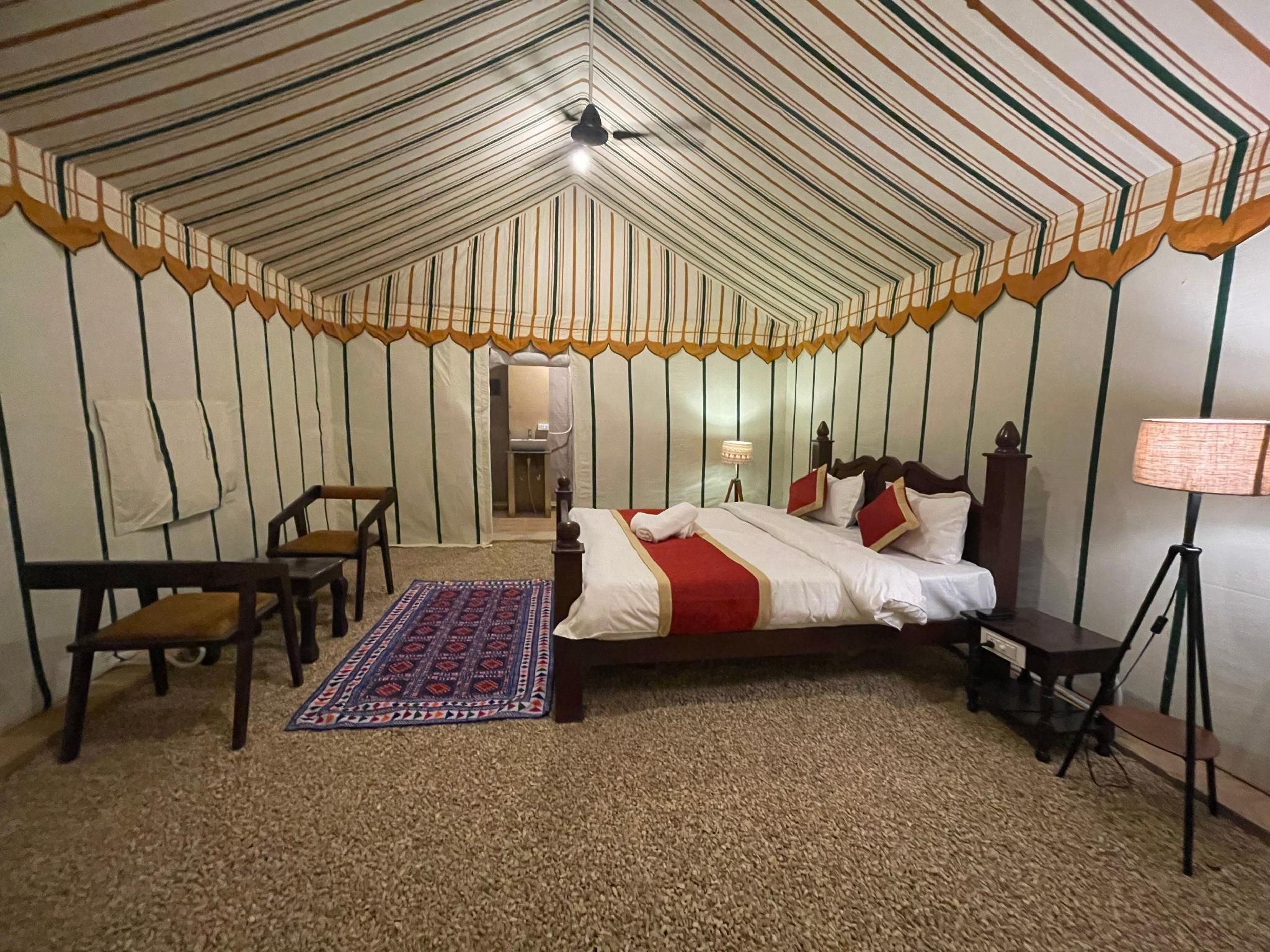 Venture Desert Camp Super Deluxe