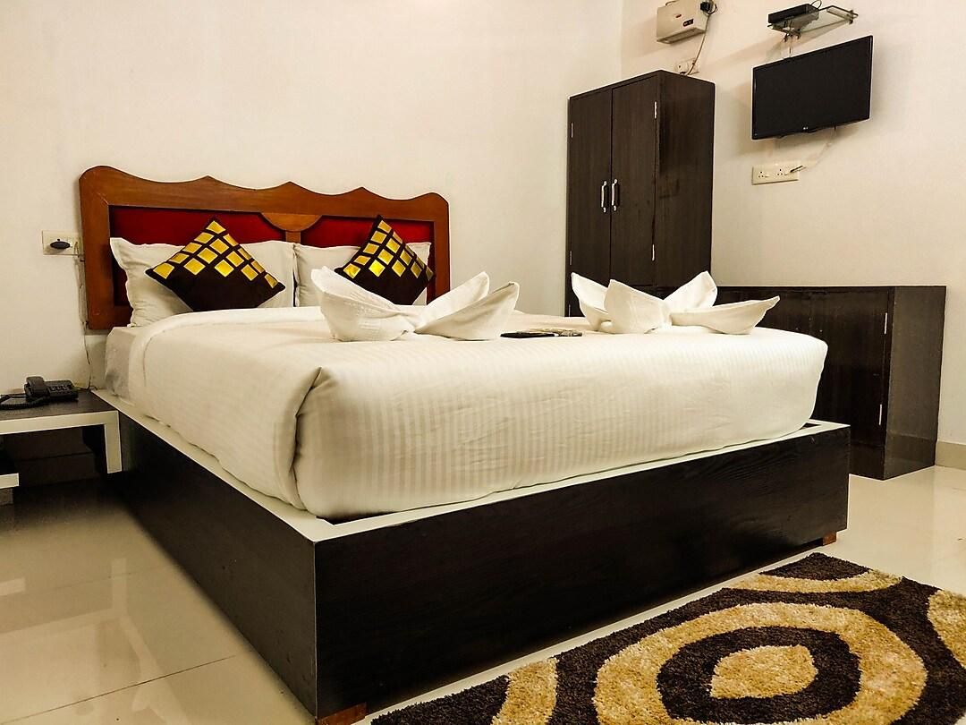 Deluxe Double Bedroom