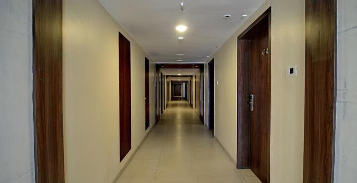 Side Image 2