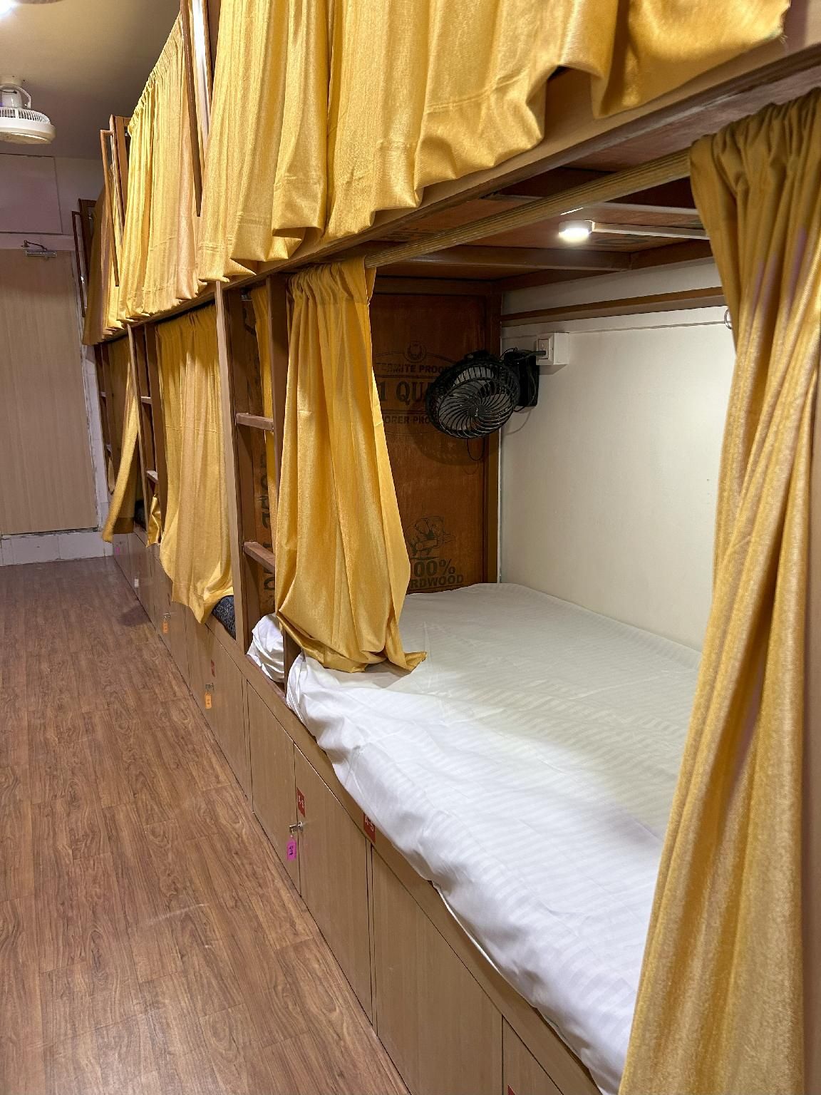 BOMBAY72 DORMITORY