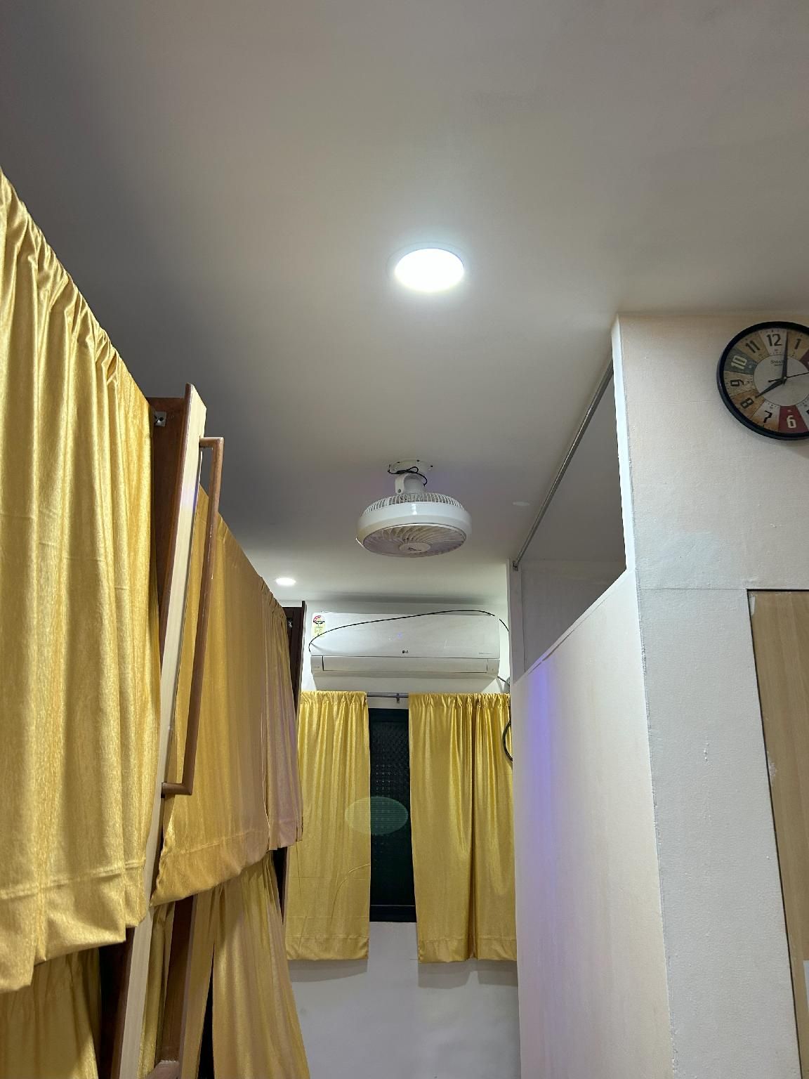 BOMBAY72 DORMITORY
