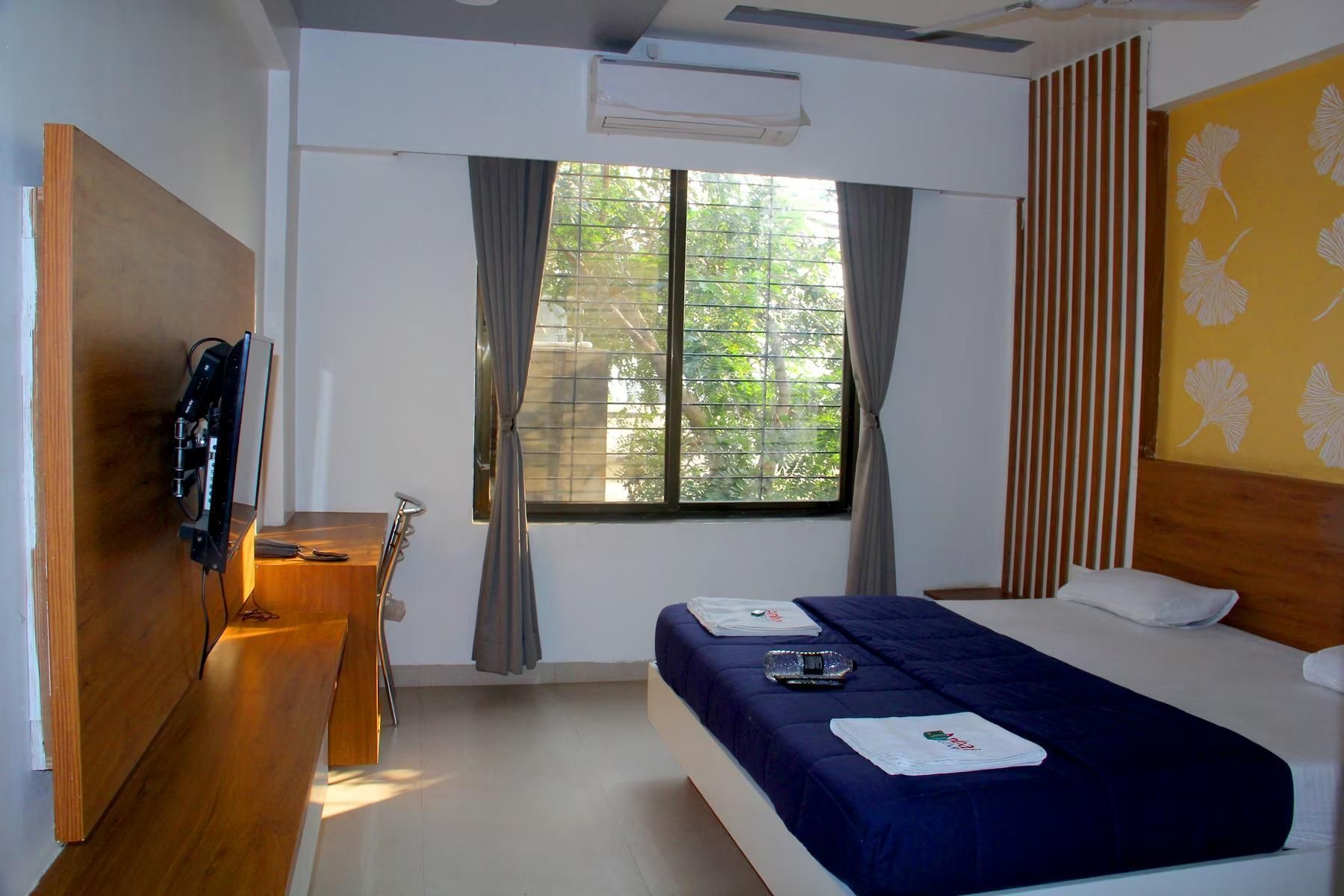 Hotel Ambai Executive Deluxe AC Room  2