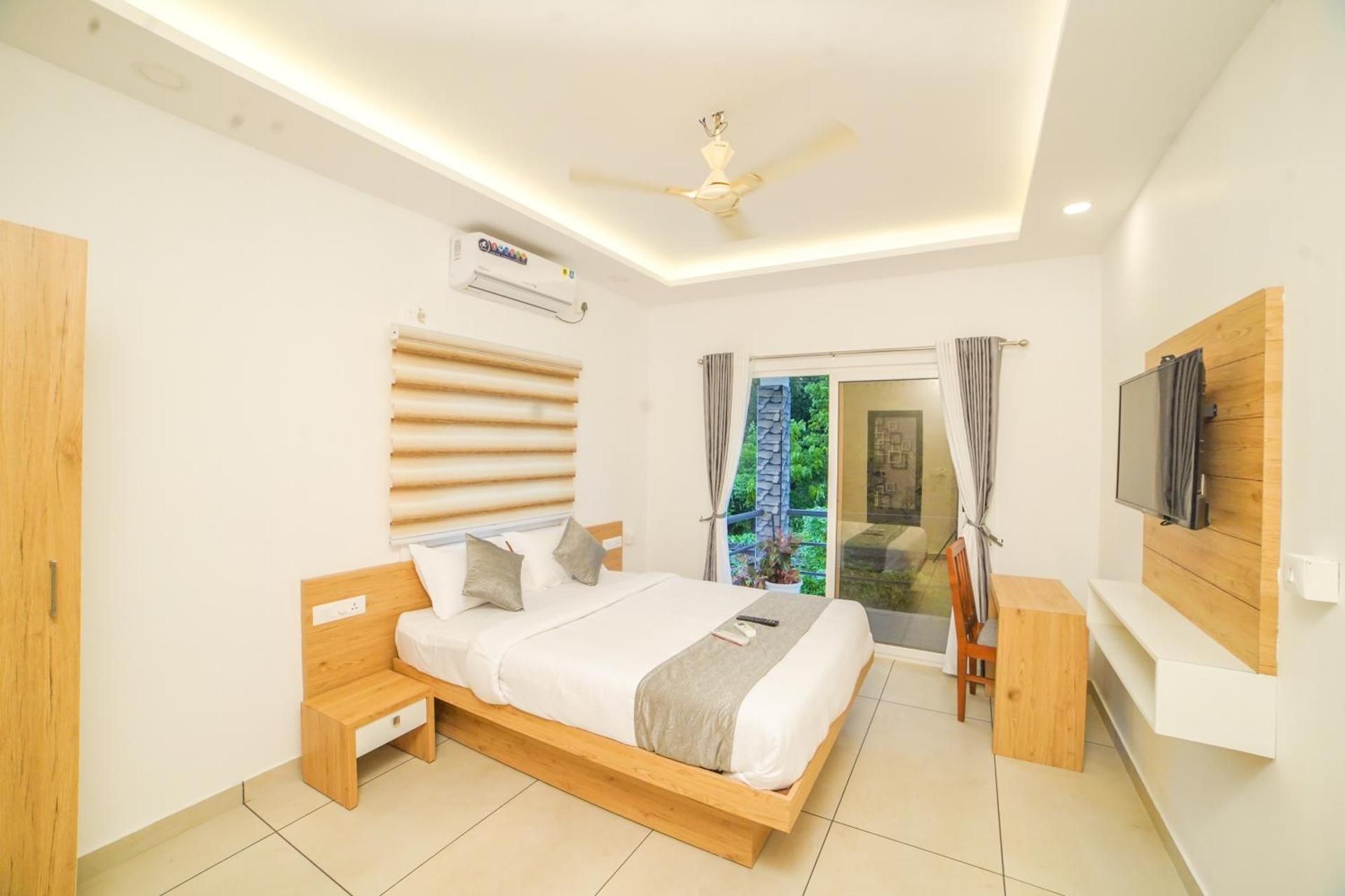 Deluxe Double Room with Balcony