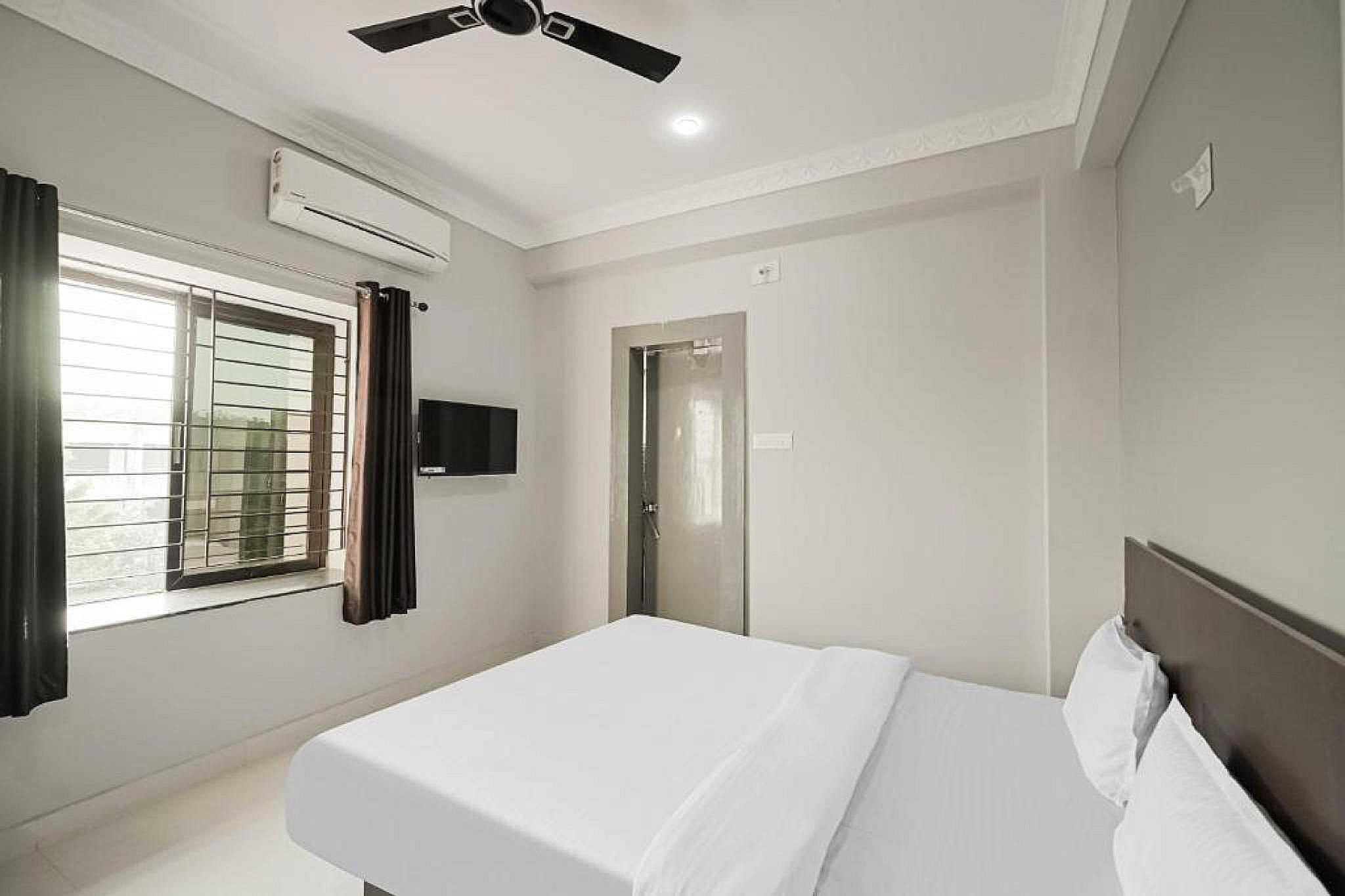 Deluxe Air Conditioning Room