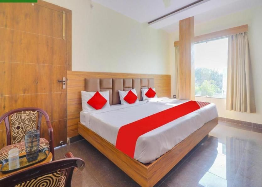 Deluxe Double or Twin Room with City View
